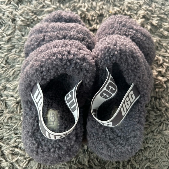UGG Charcoal Fluffy Slippers 5/6 Shoe Sz - Picture 3 of 5
